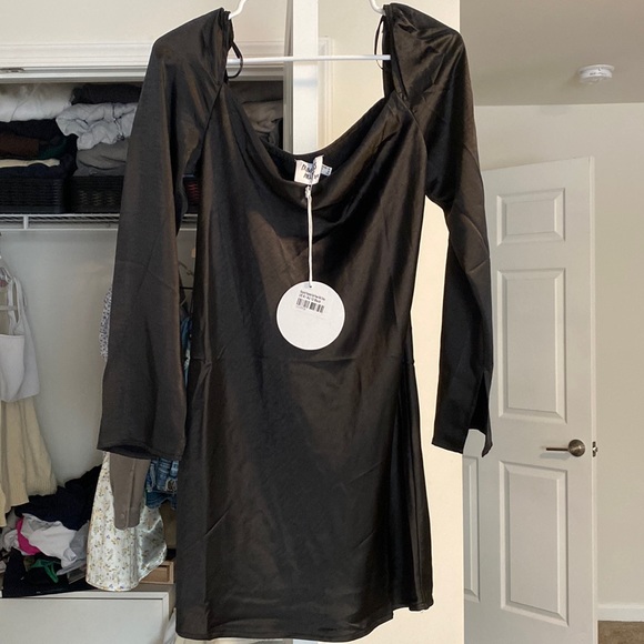 Princess Polly Dresses & Skirts - Princess Polly black long sleeve mini dress